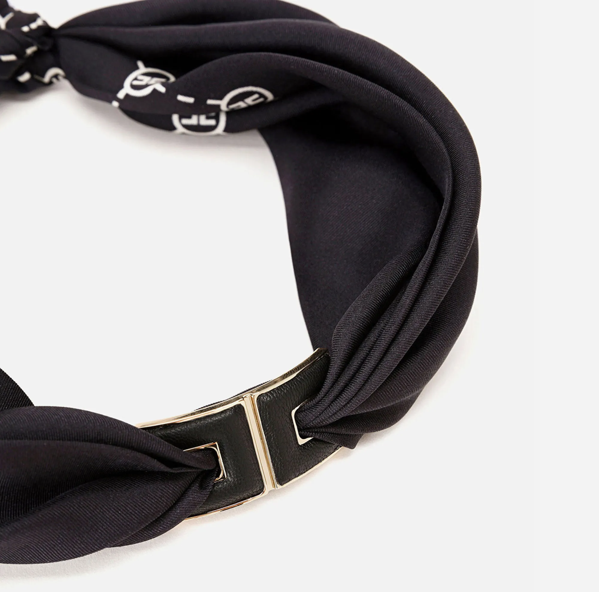 Elisabetta Franchi Foulard Con Accessorio^ Mostra Tutti
