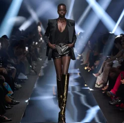 Elisabetta Franchi Short In Materiale Sintetico Con Cintura^ Pantaloni E Shorts